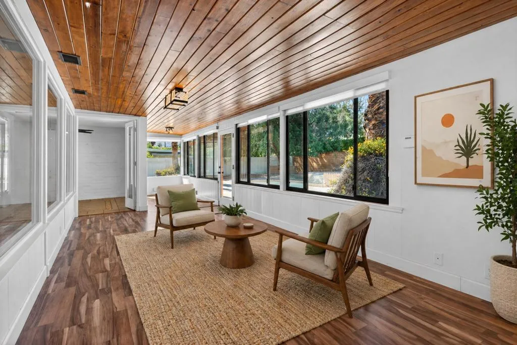 026_aigeneratedfamilyroom2
