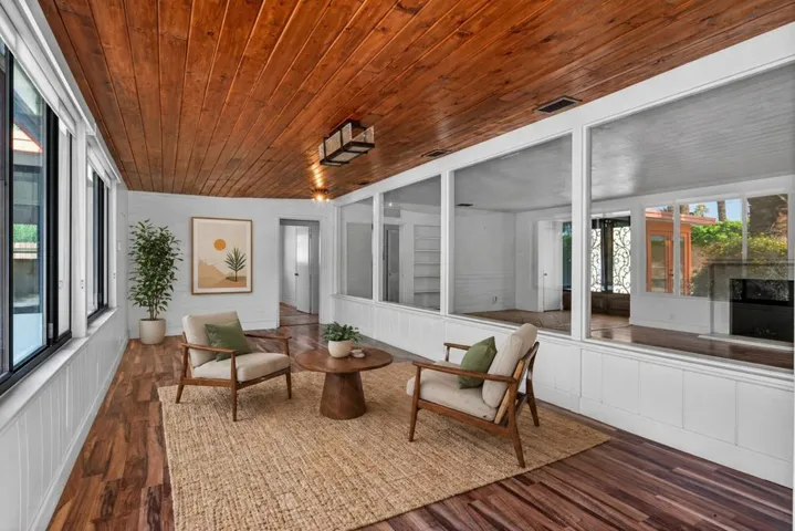 023_aigeneratedfamilyroom1