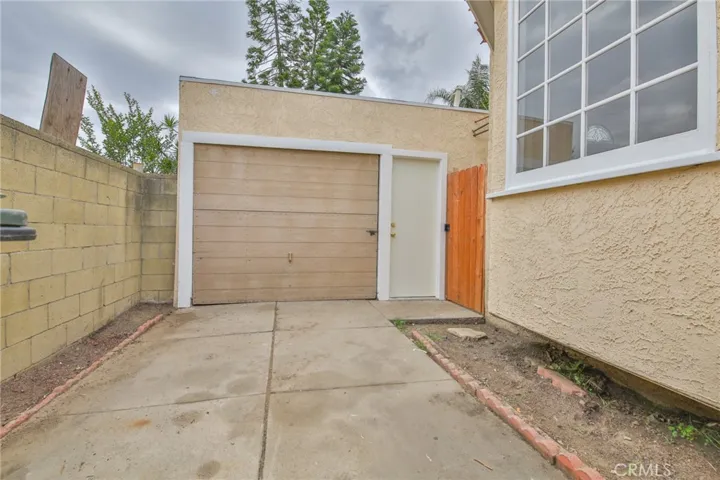One car garage detached