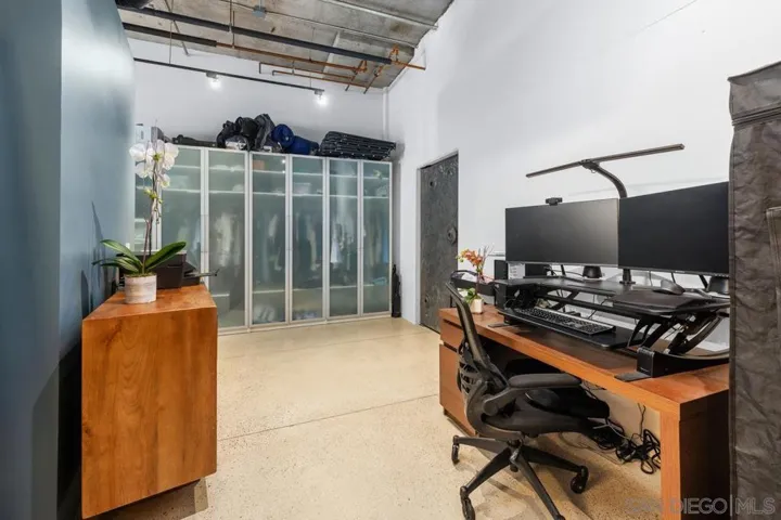 Studio/Study/Office