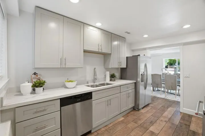 17250 Pine Avenue, Los Gatos, California 95032