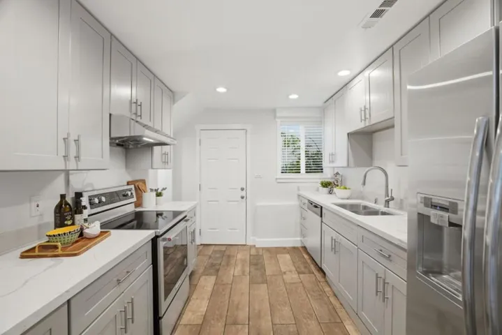 17250 Pine Avenue, Los Gatos, California 95032