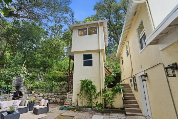 17250 Pine Avenue, Los Gatos, California 95032
