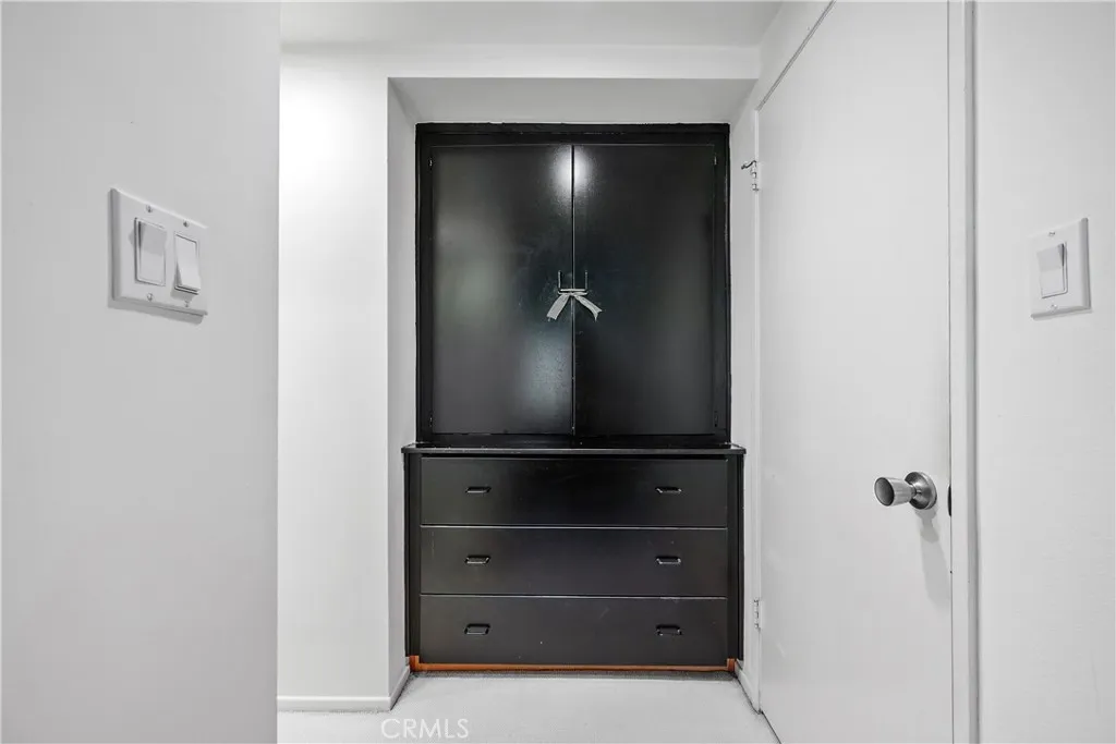 Dressing area built-in.