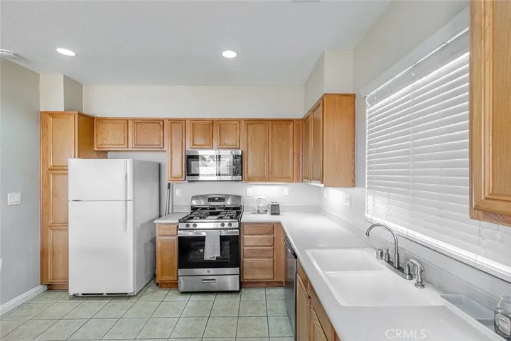 16526 Braeburn Lane, Fontana, California 92337