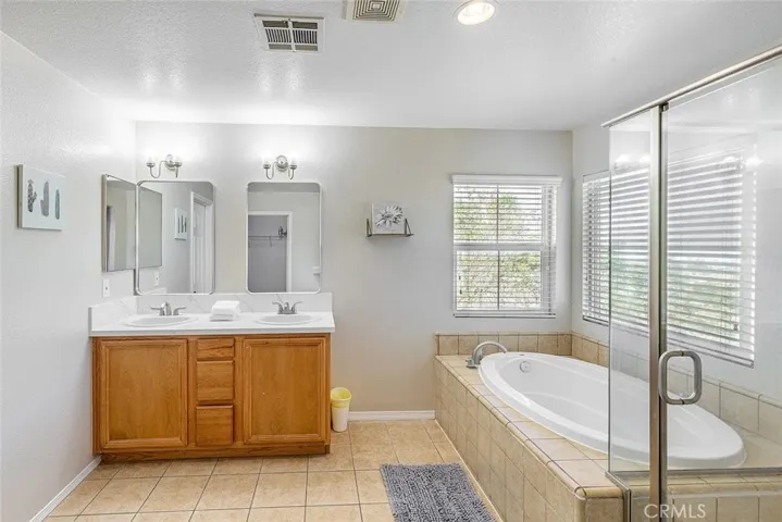 16526 Braeburn Lane, Fontana, California 92337
