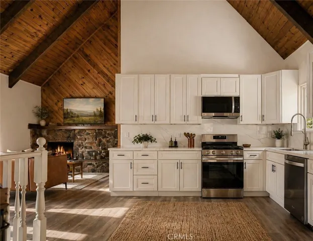 27947 St Bernard, Lake Arrowhead, California 92352