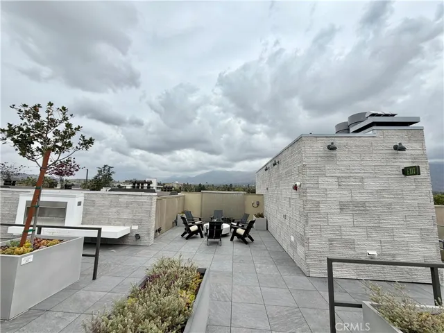 Rooftop lounge1
