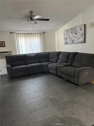 29021 Bouquet Canyon 296, Saugus, California 91390