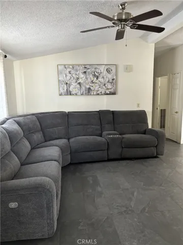 29021 Bouquet Canyon 296, Saugus, California 91390