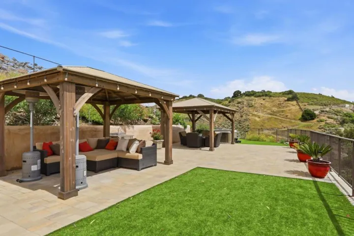 20601 Via Santa Teresa, San Jose, California 95120