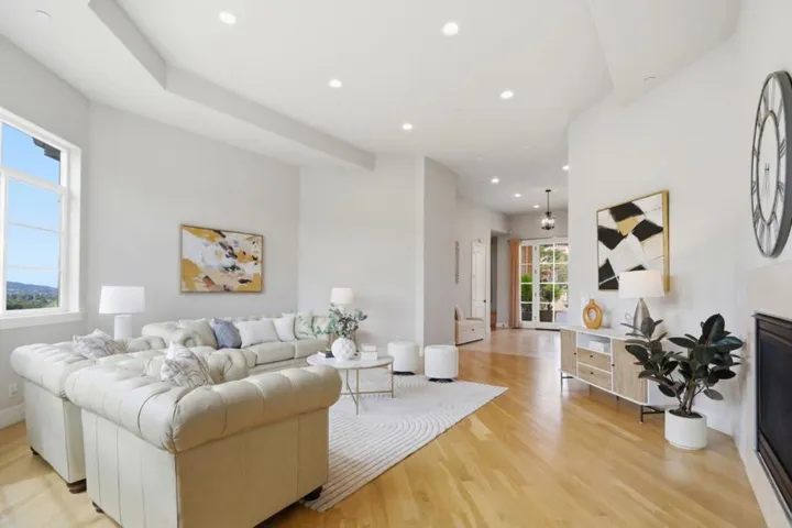 20601 Via Santa Teresa, San Jose, California 95120
