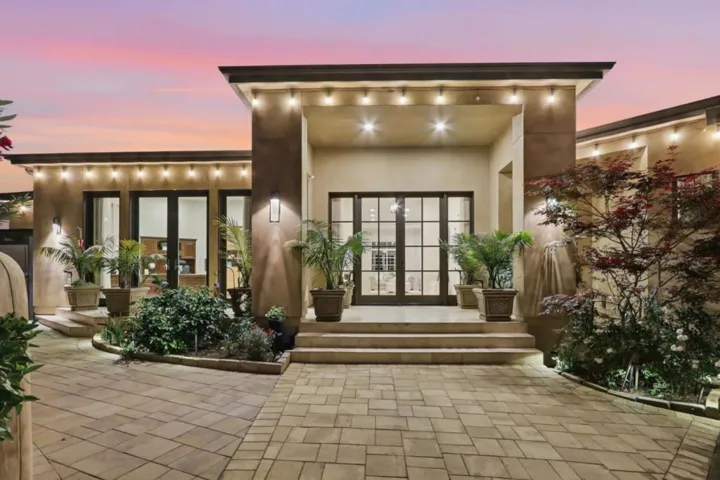 20601 Via Santa Teresa, San Jose, California 95120