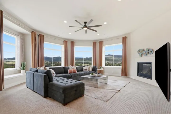 20601 Via Santa Teresa, San Jose, California 95120