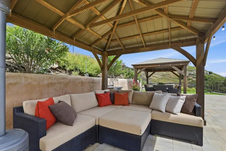 20601 Via Santa Teresa, San Jose, California 95120