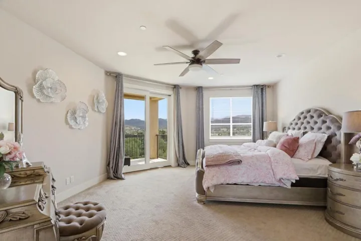 20601 Via Santa Teresa, San Jose, California 95120
