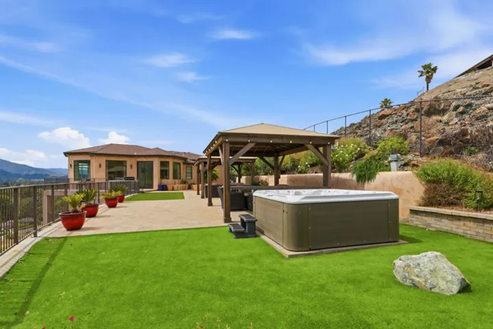 20601 Via Santa Teresa, San Jose, California 95120