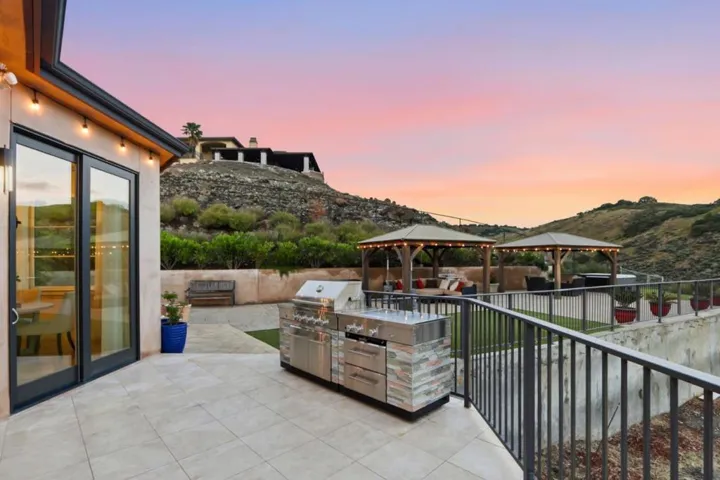 20601 Via Santa Teresa, San Jose, California 95120