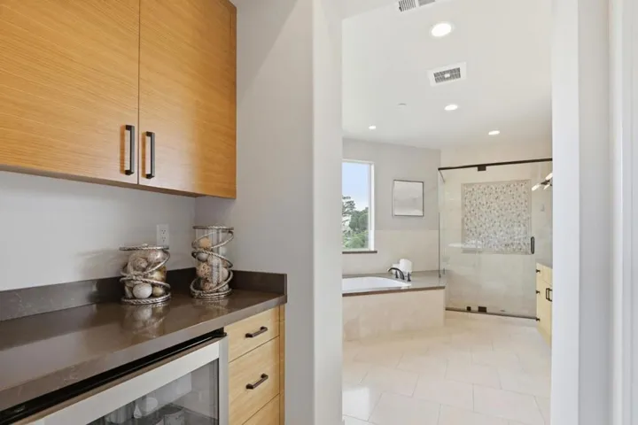 20601 Via Santa Teresa, San Jose, California 95120