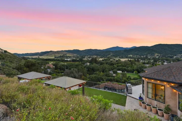 20601 Via Santa Teresa, San Jose, California 95120