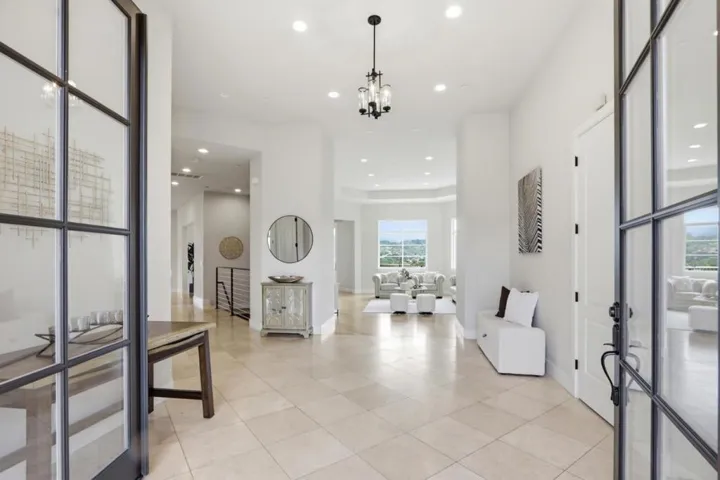 20601 Via Santa Teresa, San Jose, California 95120