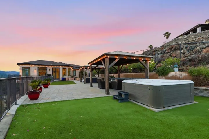 20601 Via Santa Teresa, San Jose, California 95120