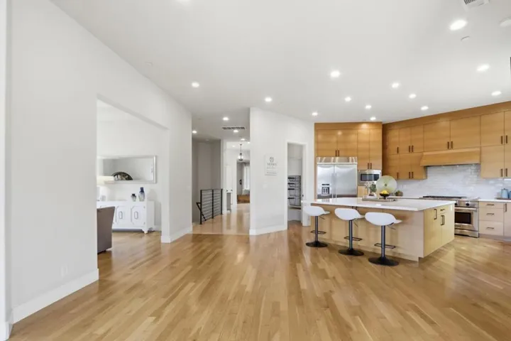 20601 Via Santa Teresa, San Jose, California 95120