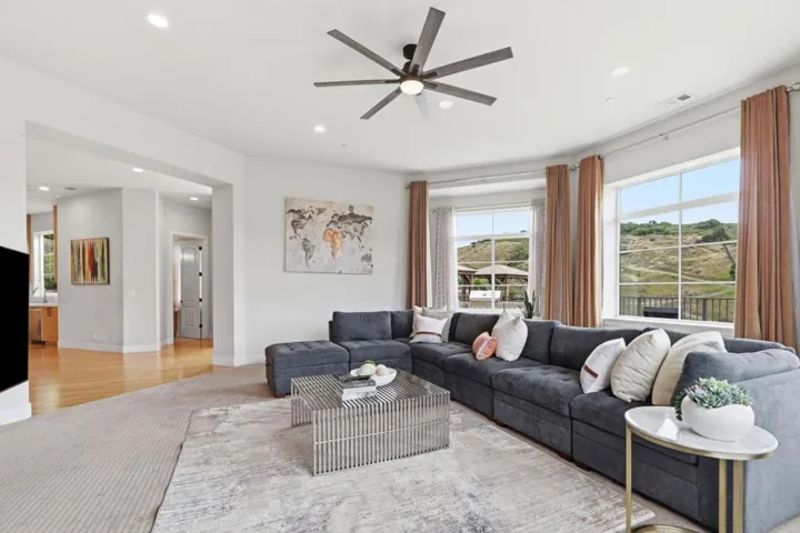 20601 Via Santa Teresa, San Jose, California 95120