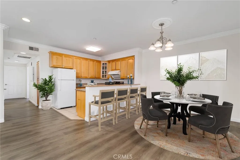 virtual staging kitchen /dining area