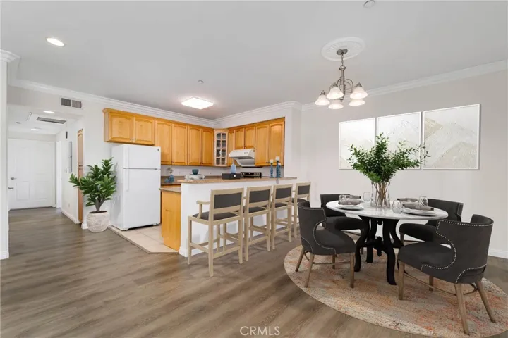 virtual staging kitchen /dining area