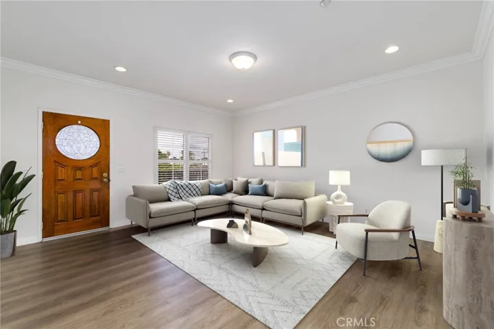 virtual staging entrance/ living room
