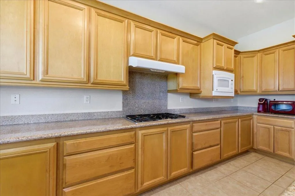 19-Kitchen