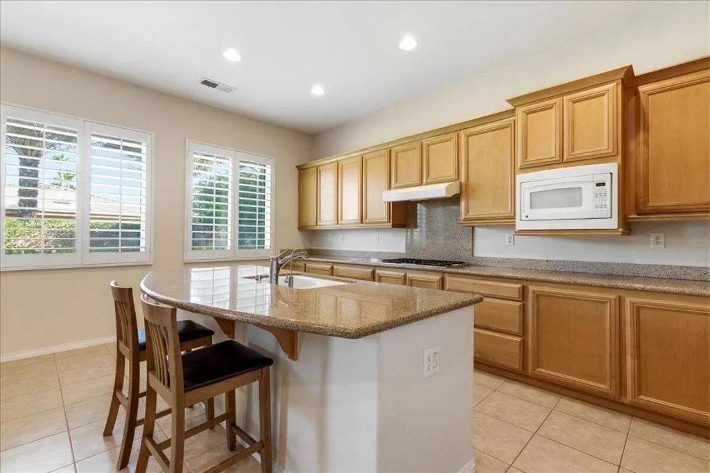 23-Kitchen