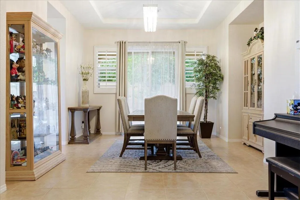 25-Dining Room