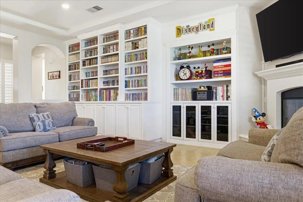 17-Living Room