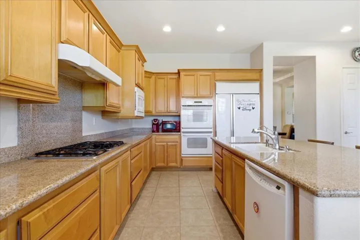 20-Kitchen