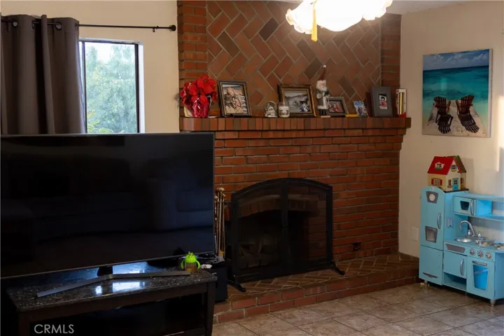 1231 S Almond, Ontario, California 91762