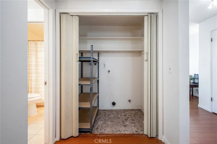 washer/dryer hook up in closet