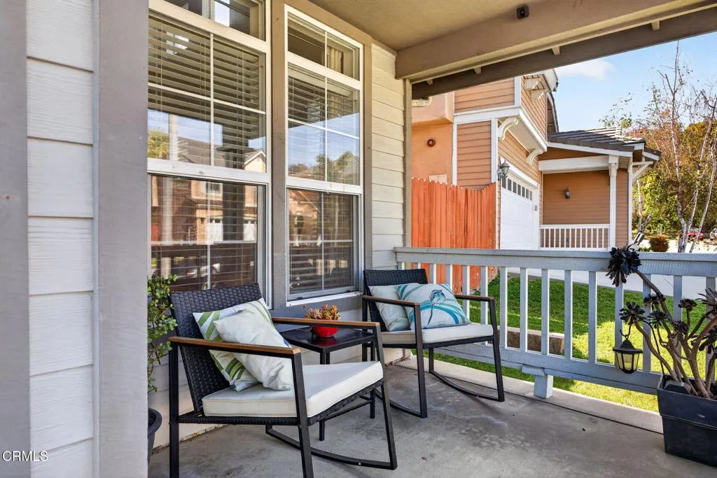Front porch close 641