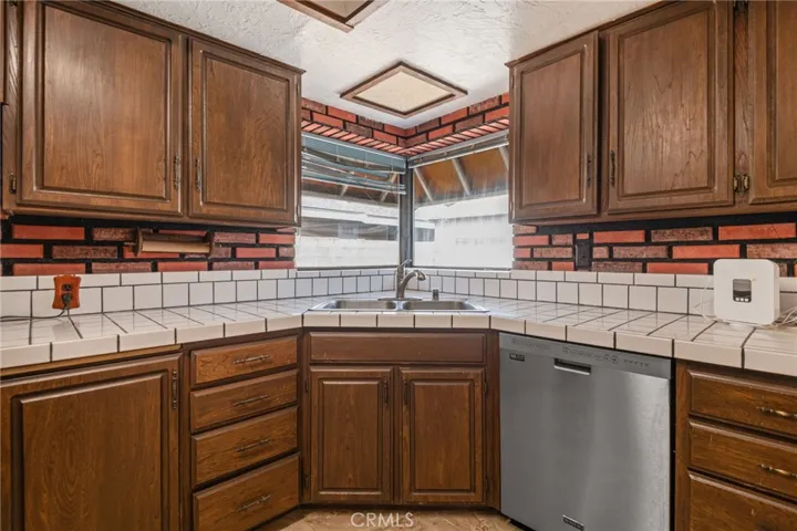 9145 Garfield Street, Riverside, California 92503