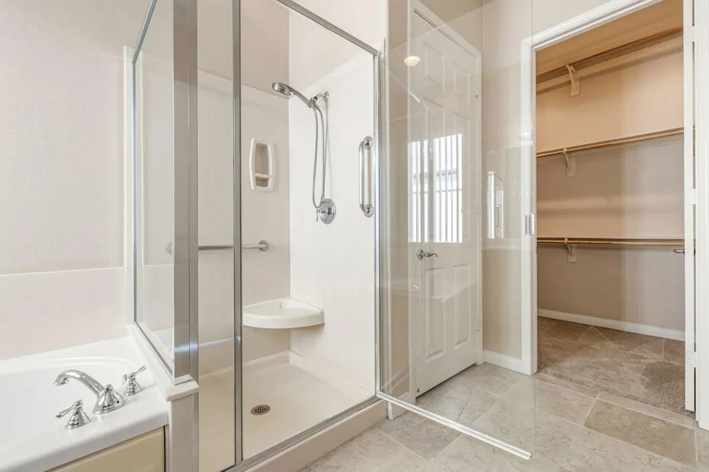 32-web-or-mls-8M4A9000