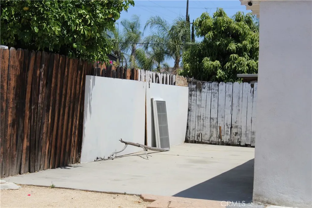 EXTRA PARKING INSIDE OF HOUSE