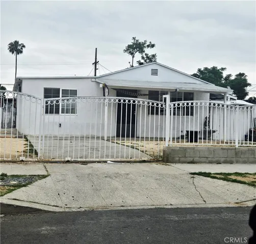 FRONT OF HOUSE