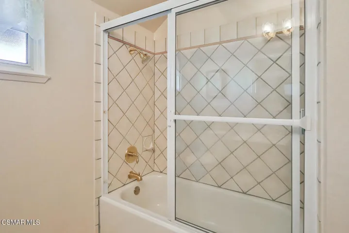 iHall Bath2