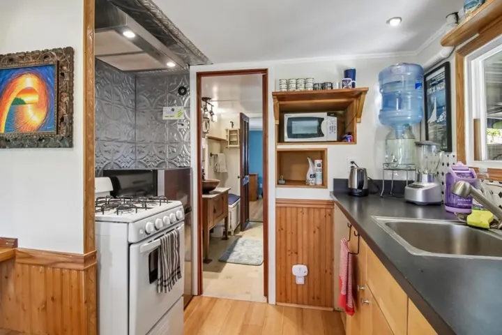 890 38th Avenue, Santa Cruz, California 95062