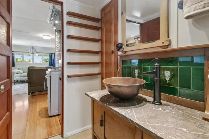 890 38th Avenue, Santa Cruz, California 95062