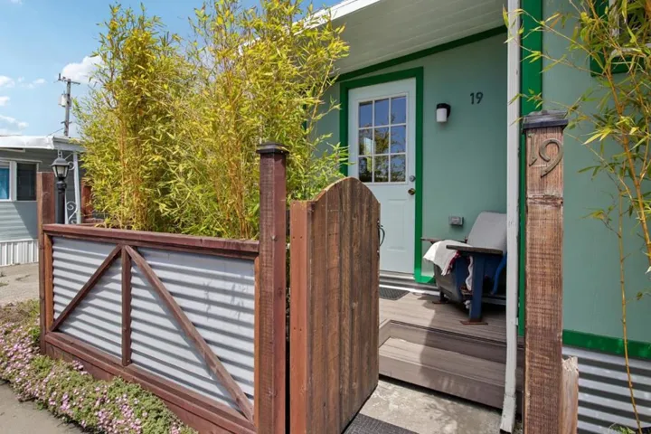 890 38th Avenue, Santa Cruz, California 95062