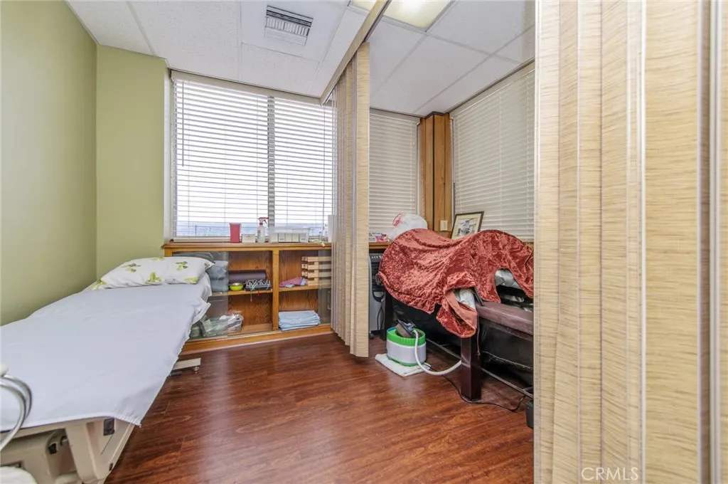 Suite 306