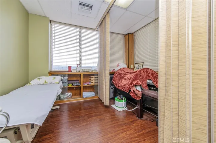Suite 306