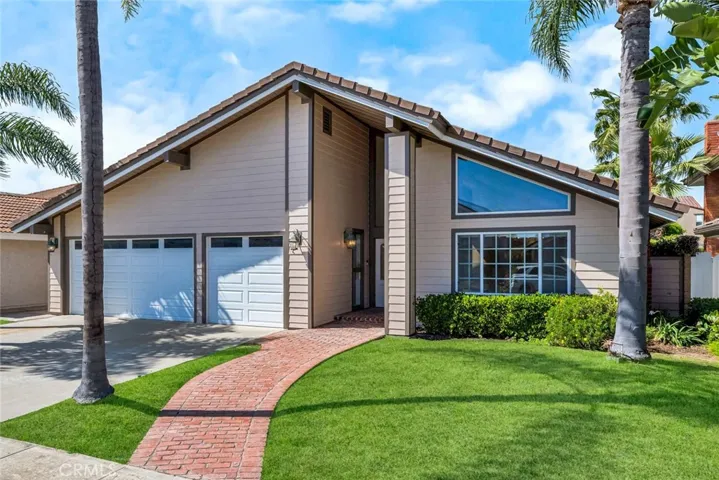 9809 Red River Circle, Fountain Valley, California 92708